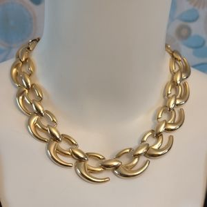 Necklace Gold tone statement
